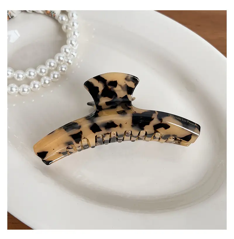 Black French Retro Hairpin for Women — feature 8