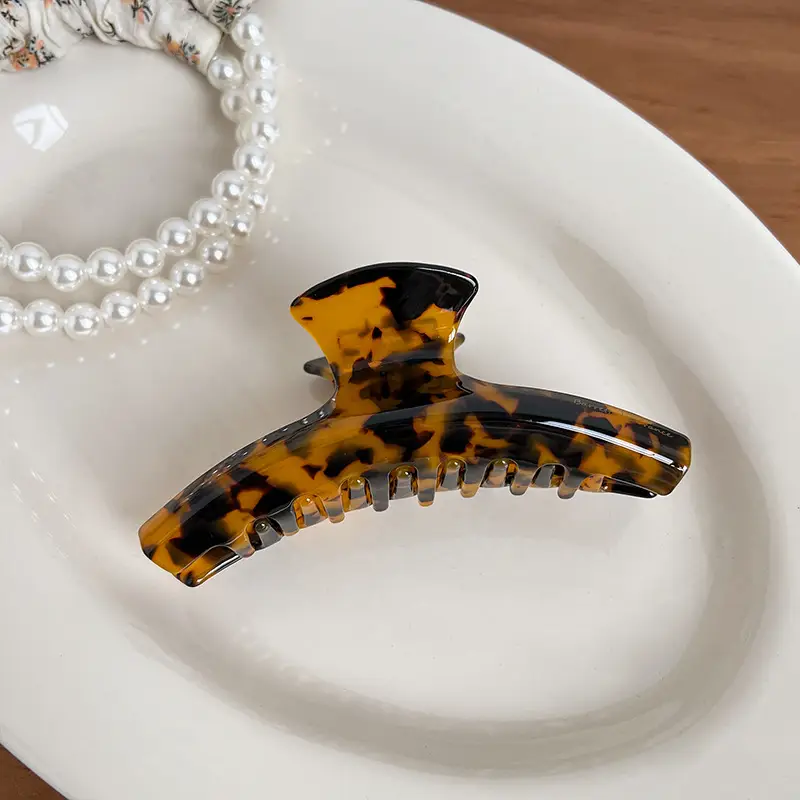 Black French Retro Hairpin for Women - Image 4