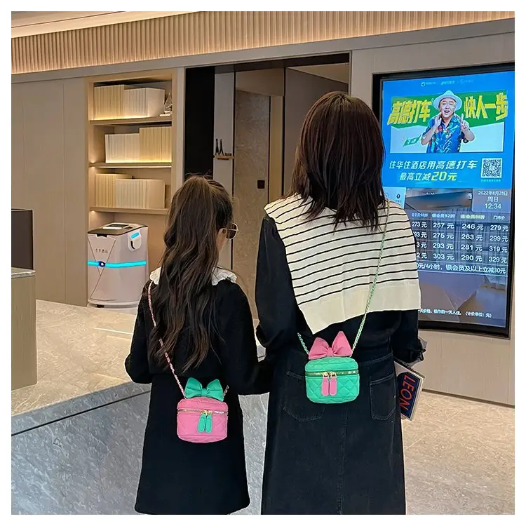 Cute Mini Crossbody Bag for Girls Black Gold Zip — feature 11