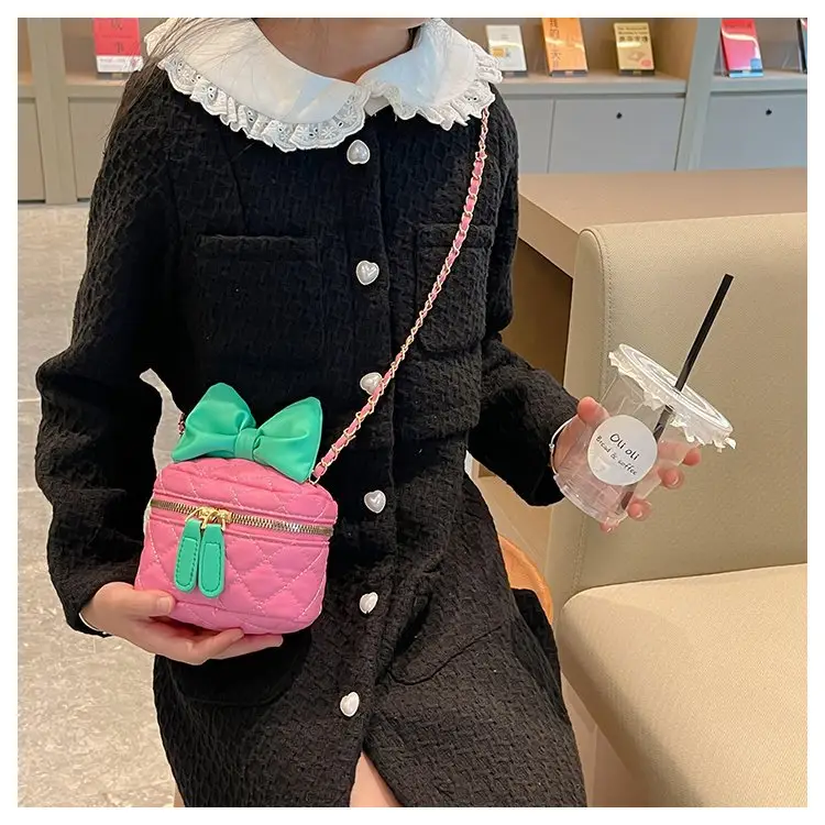 Cute Mini Crossbody Bag for Girls Black Gold Zip — feature 12