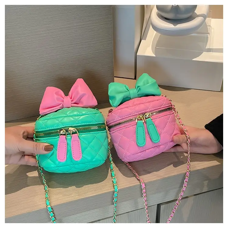 Cute Mini Crossbody Bag for Girls Black Gold Zip — feature 3