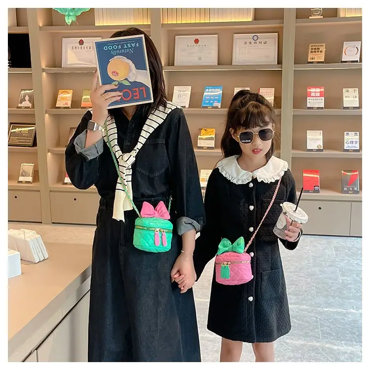 Cute Mini Crossbody Bag for Girls Black Gold Zip — feature 9