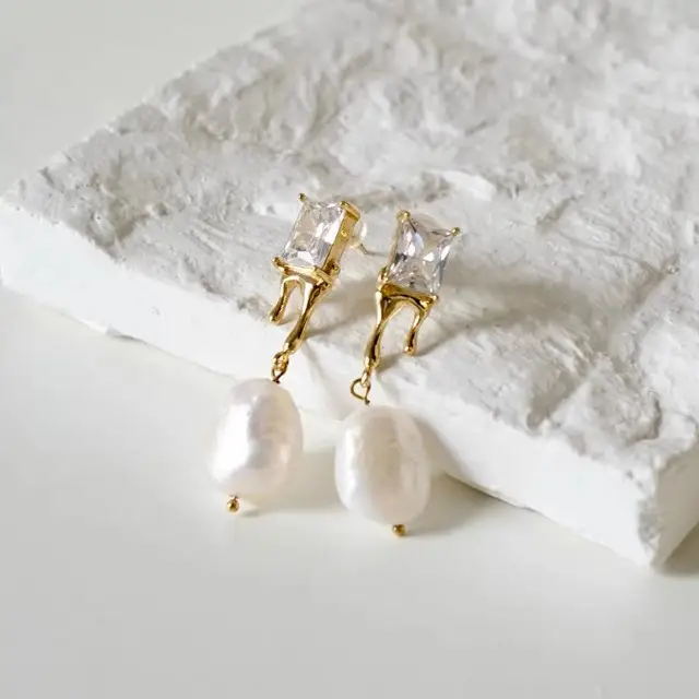 Japanese Style Pearl & Zircon Earrings White Gold - Image 3