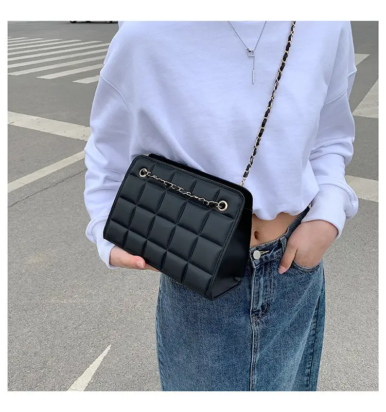 White Quilted Chain Shoulder Bag with Red Heart Detail — feature 12
