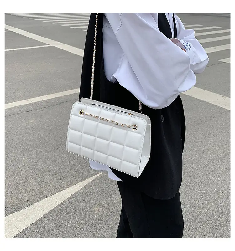 White Quilted Chain Shoulder Bag with Red Heart Detail — feature 14