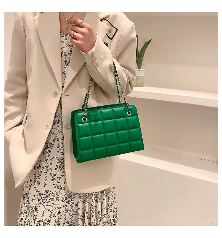 White Quilted Chain Shoulder Bag with Red Heart Detail — feature 16