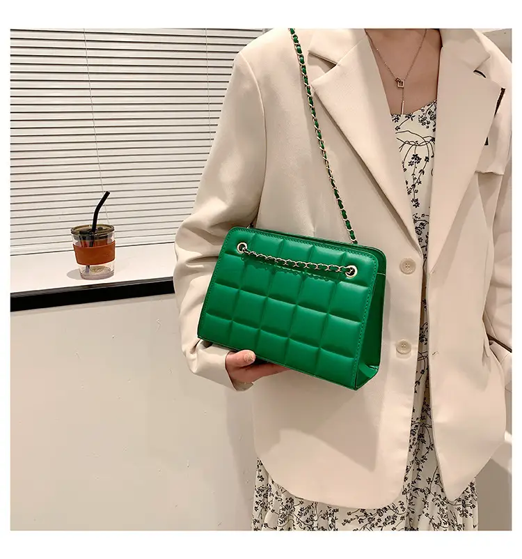 White Quilted Chain Shoulder Bag with Red Heart Detail — feature 18
