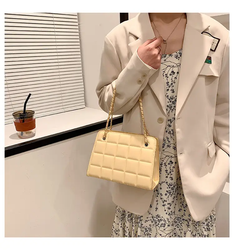 White Quilted Chain Shoulder Bag with Red Heart Detail — feature 21