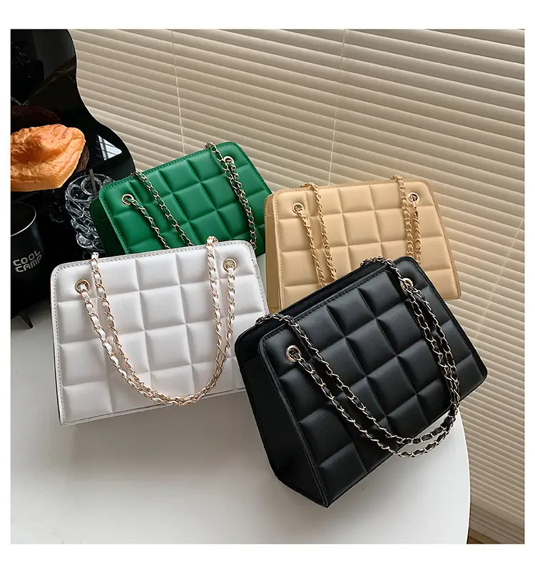 White Quilted Chain Shoulder Bag with Red Heart Detail — feature 26