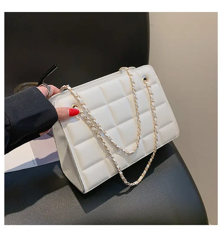 White Quilted Chain Shoulder Bag with Red Heart Detail — feature 28