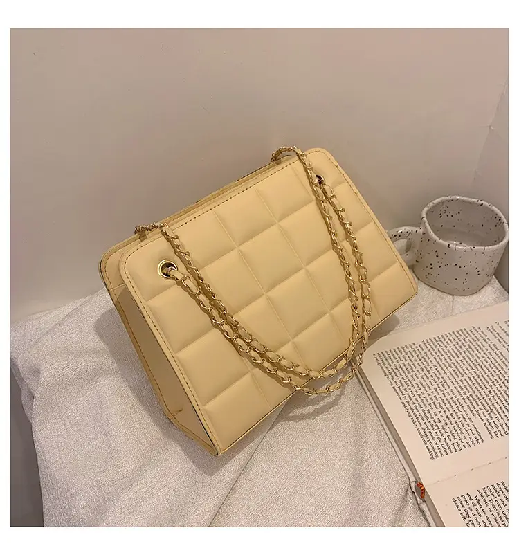 White Quilted Chain Shoulder Bag with Red Heart Detail — feature 29