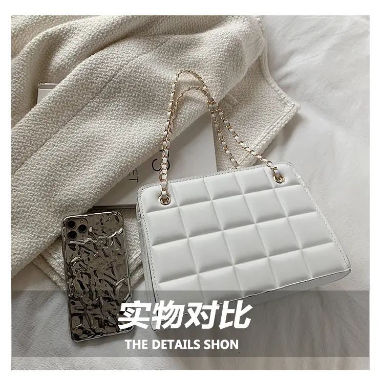 White Quilted Chain Shoulder Bag with Red Heart Detail — feature 6