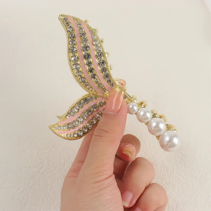 French Pearl Fishtail Hairpin with Full Diamond Clip — feature 3