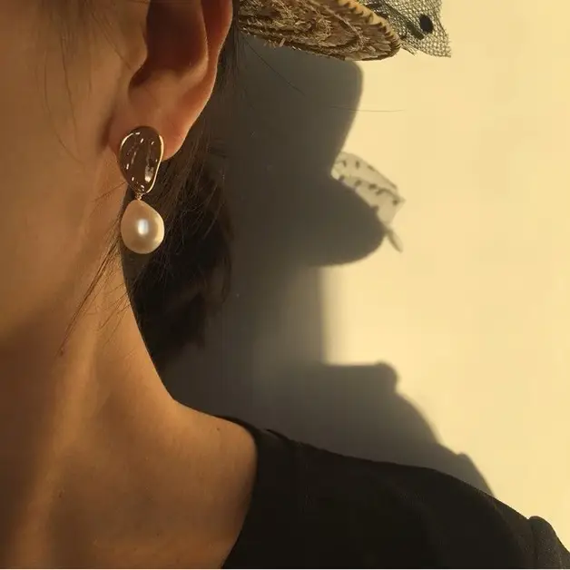 Oil Painting Pearl Earrings Silver Needles French Retro - Image 2