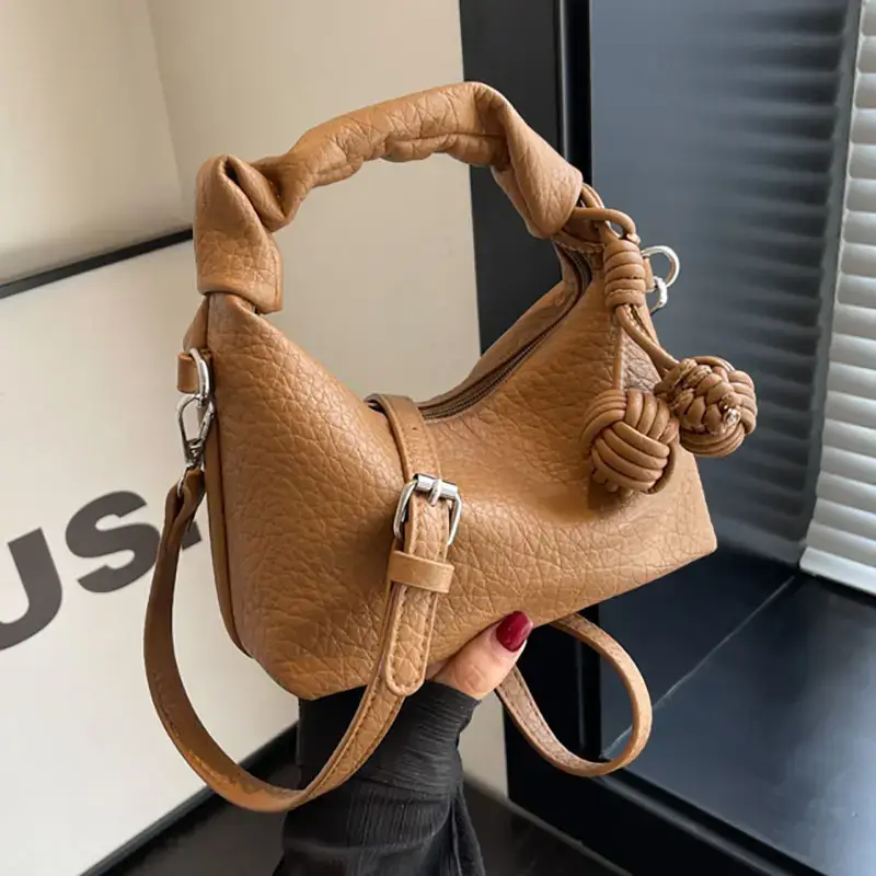 Black Retro Shoulder Bag for Women 2023 - Image 5