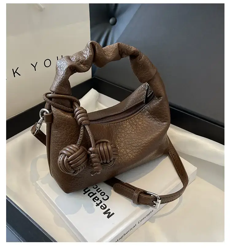 Black Retro Shoulder Bag for Women 2023 — feature 1
