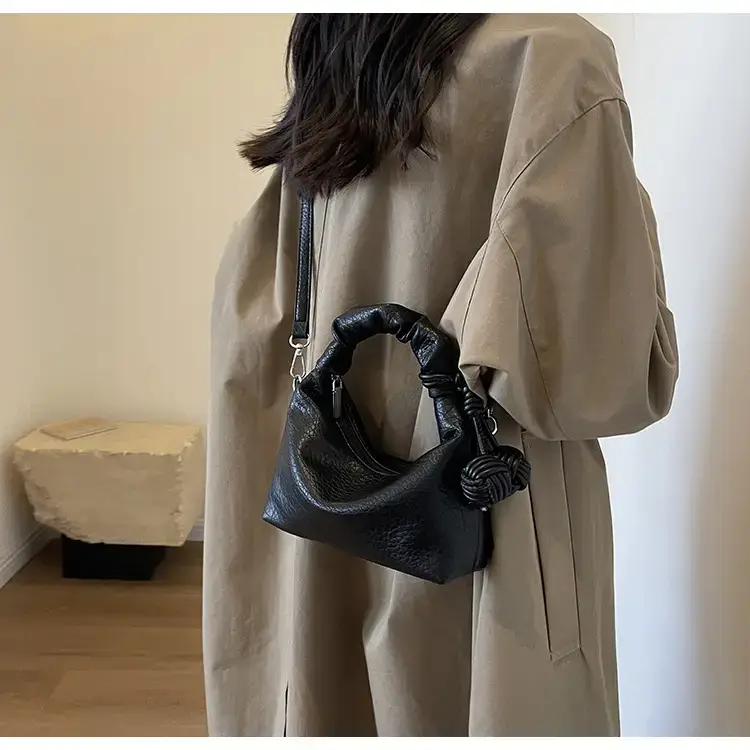 Black Retro Shoulder Bag for Women 2023 — feature 18
