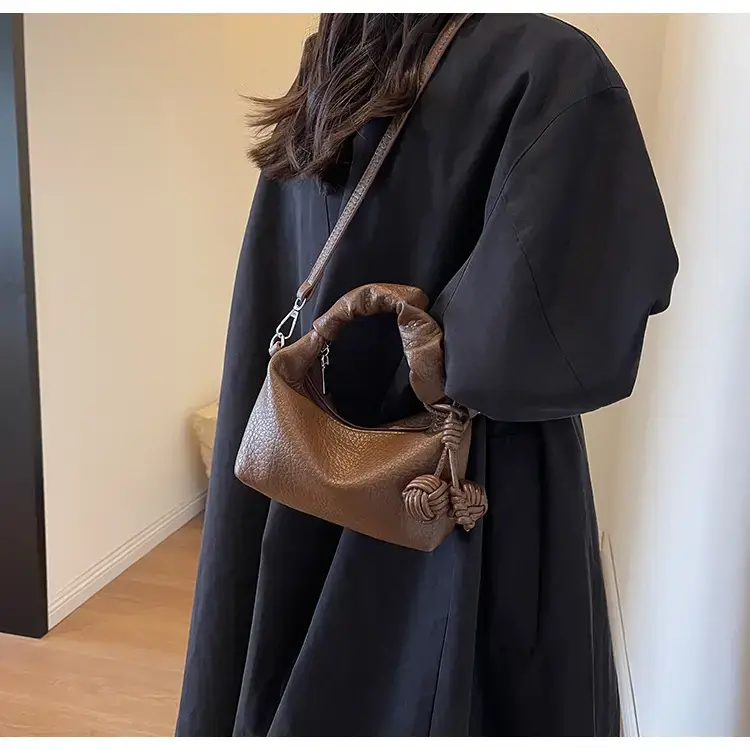 Black Retro Shoulder Bag for Women 2023 — feature 20