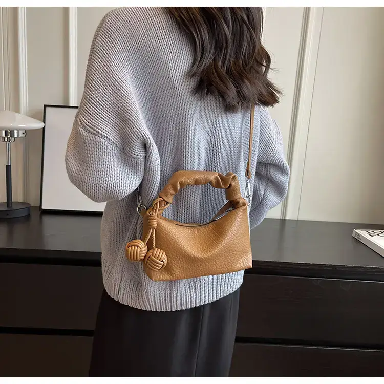 Black Retro Shoulder Bag for Women 2023 — feature 25