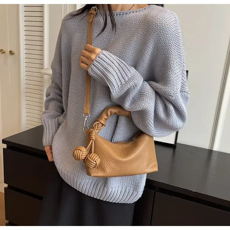 Black Retro Shoulder Bag for Women 2023 — feature 26