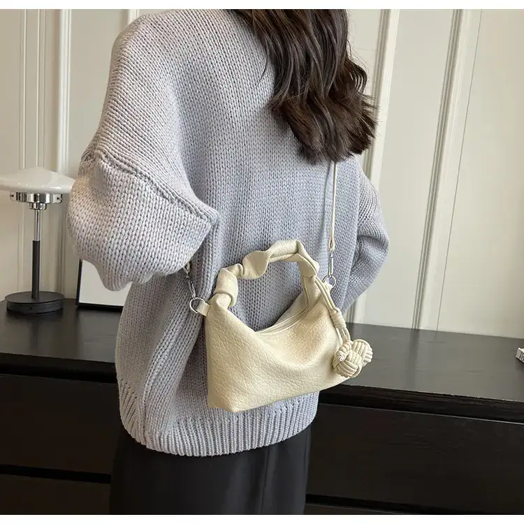 Black Retro Shoulder Bag for Women 2023 — feature 28