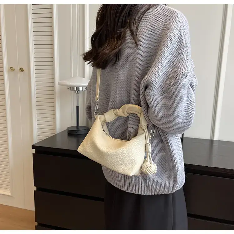 Black Retro Shoulder Bag for Women 2023 — feature 30