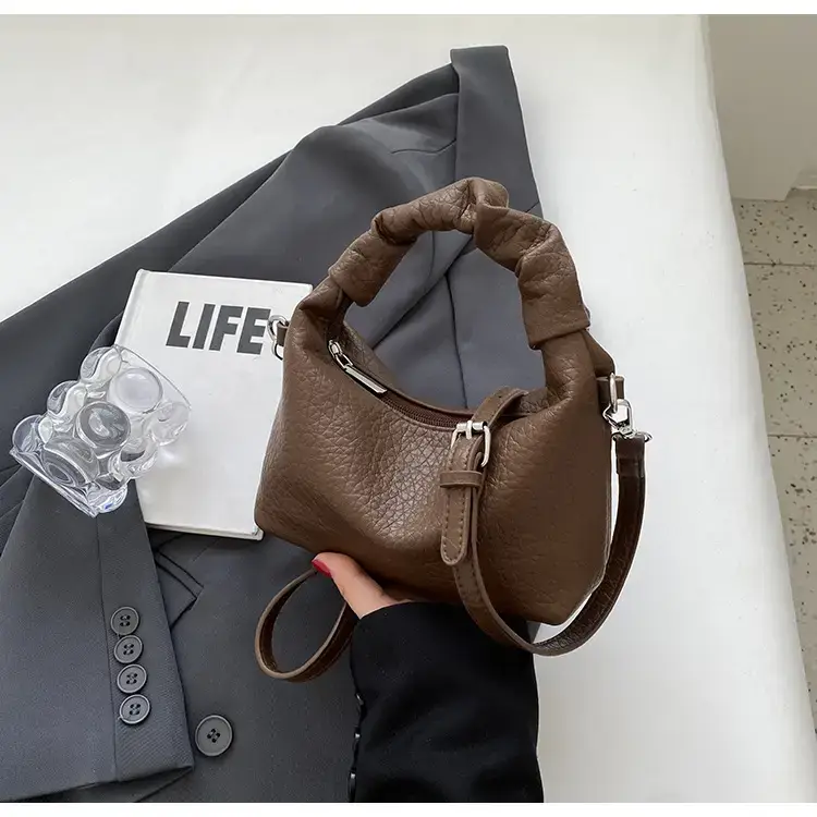 Black Retro Shoulder Bag for Women 2023 — feature 32