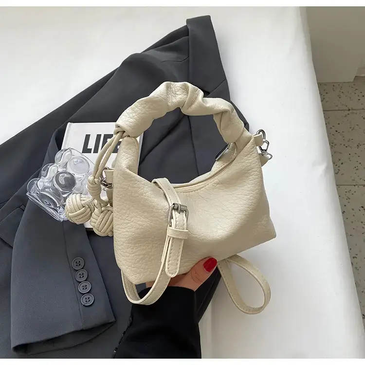Black Retro Shoulder Bag for Women 2023 — feature 38
