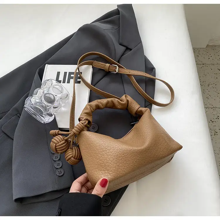 Black Retro Shoulder Bag for Women 2023 — feature 40