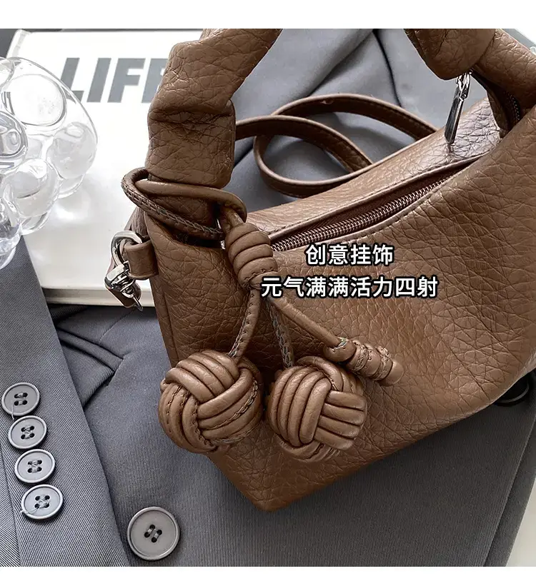 Black Retro Shoulder Bag for Women 2023 — feature 6