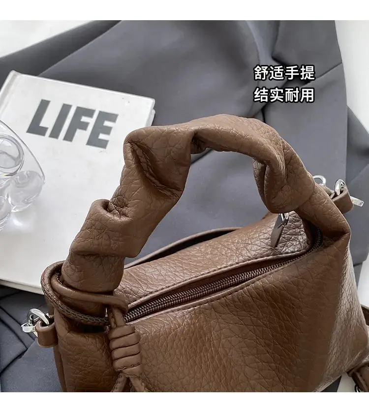 Black Retro Shoulder Bag for Women 2023 — feature 7