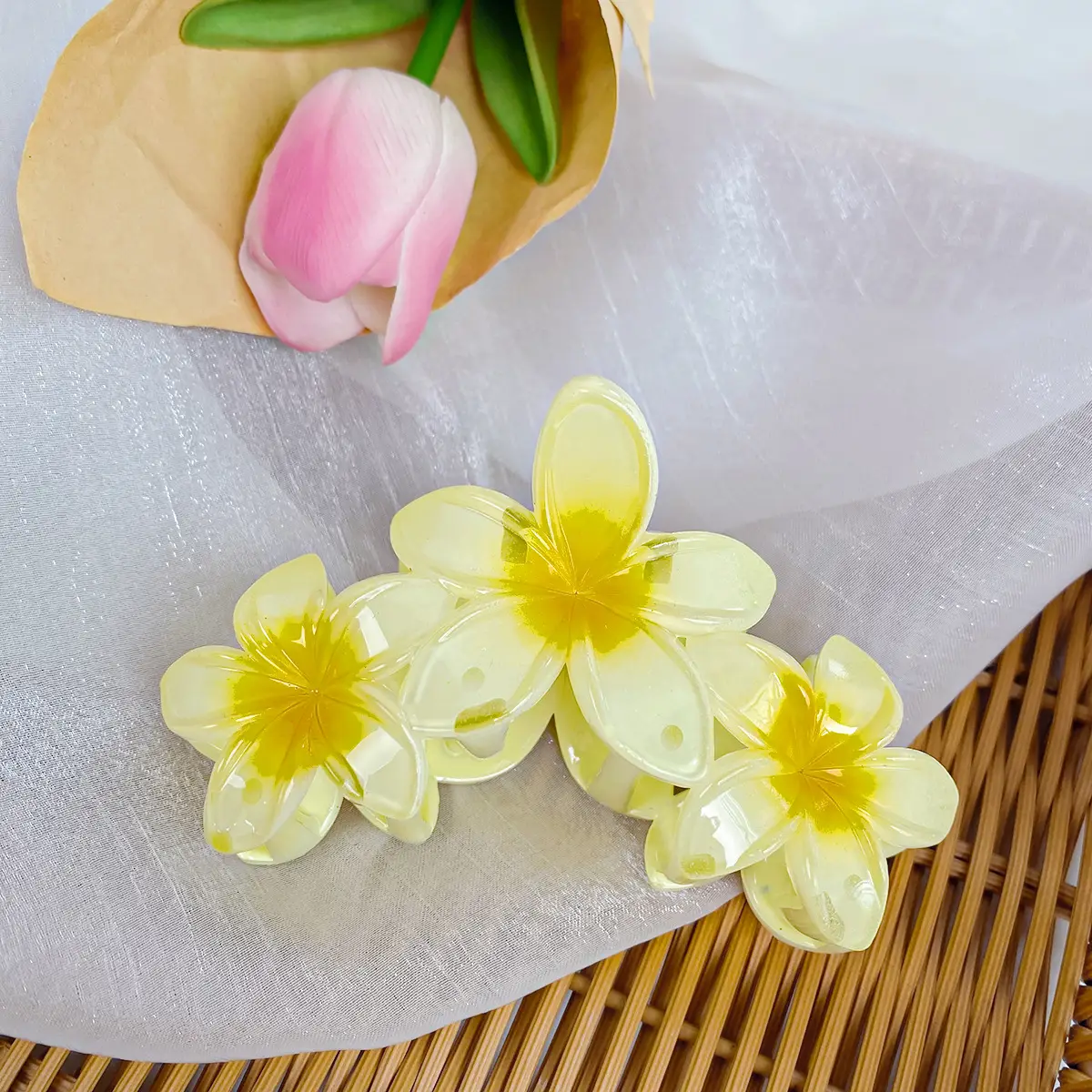 Candy Color Flower Hairclip Large Egg Flower Grab Clip Back of Head Disc Hair Shark Clip Seaside Vacation Hair Accessories Headwear