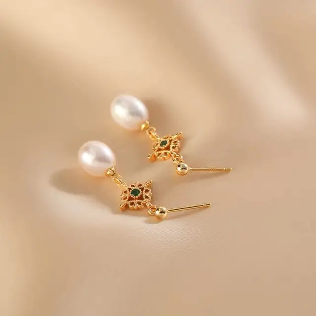 Gold Pearl Earrings for Women Elegant Retro Design