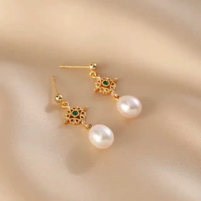 Gold Pearl Earrings for Women Elegant Retro Design