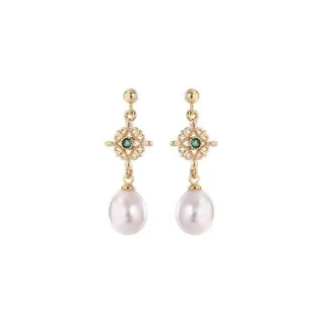 Gold Pearl Earrings for Women Elegant Retro Design