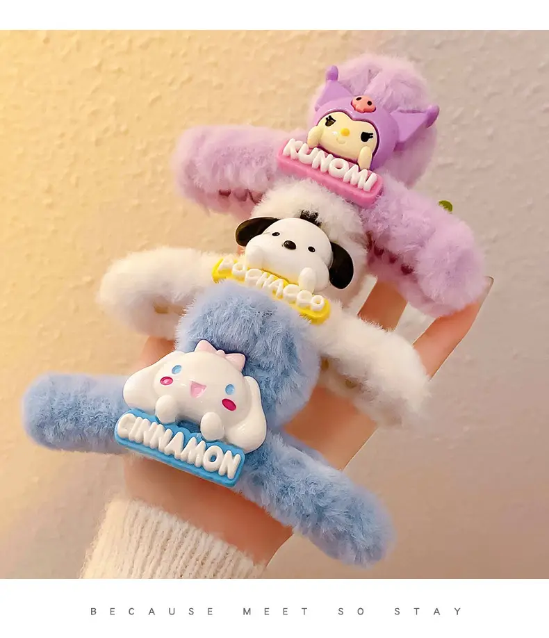 Hello Kitty Plush Hairpin with Back & Front Design — feature 3