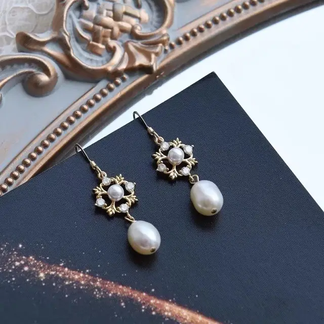 Retro Pearl Earrings for Women Elegant South Korea Design - Image 4
