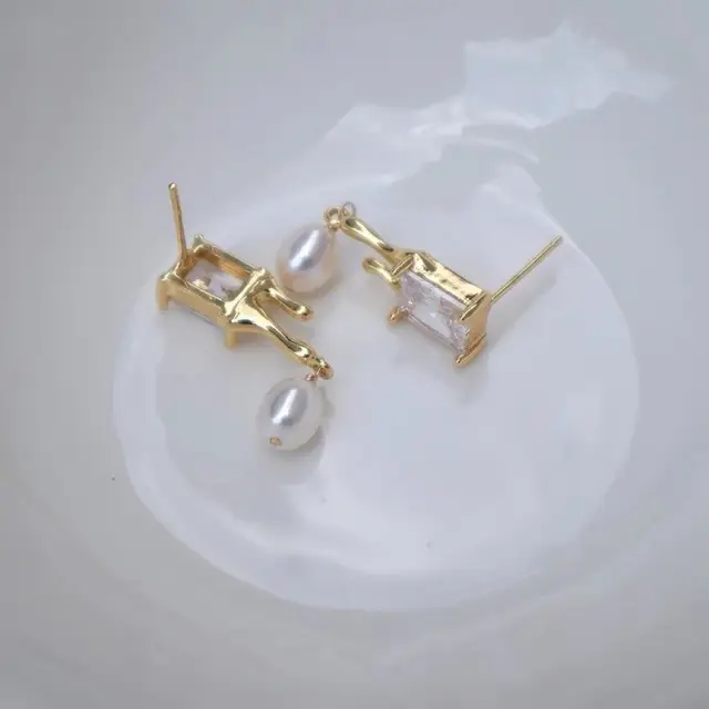 Irregular Zircon Pearl Earrings for Women - Image 4