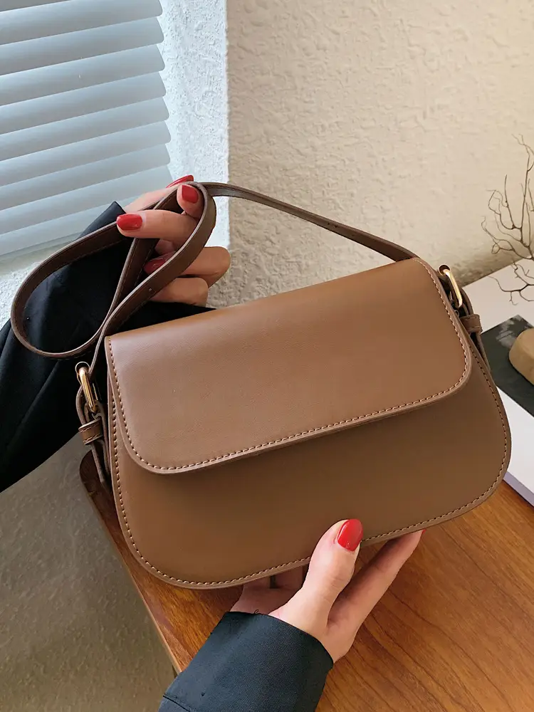 White Retro Shoulder Messenger Bag for Women - Image 5