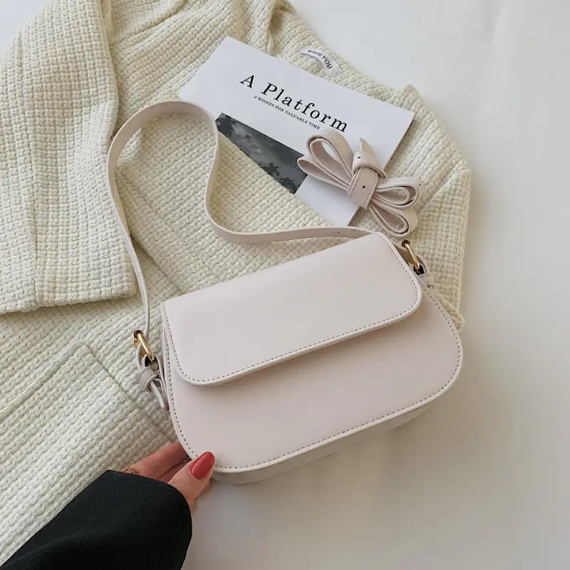 White Retro Shoulder Messenger Bag for Women - Image 2
