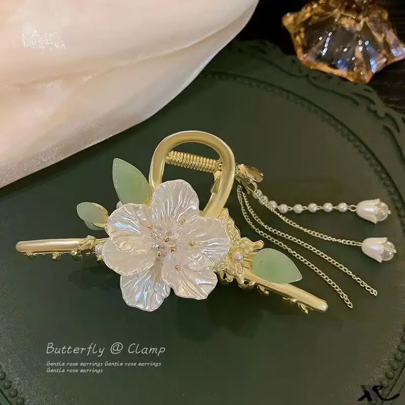 Ancient Camellia Hairpin Clip with Tassels — feature 12