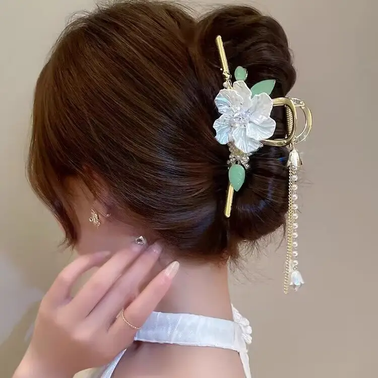 Ancient Camellia Hairpin Clip with Tassels — feature 20