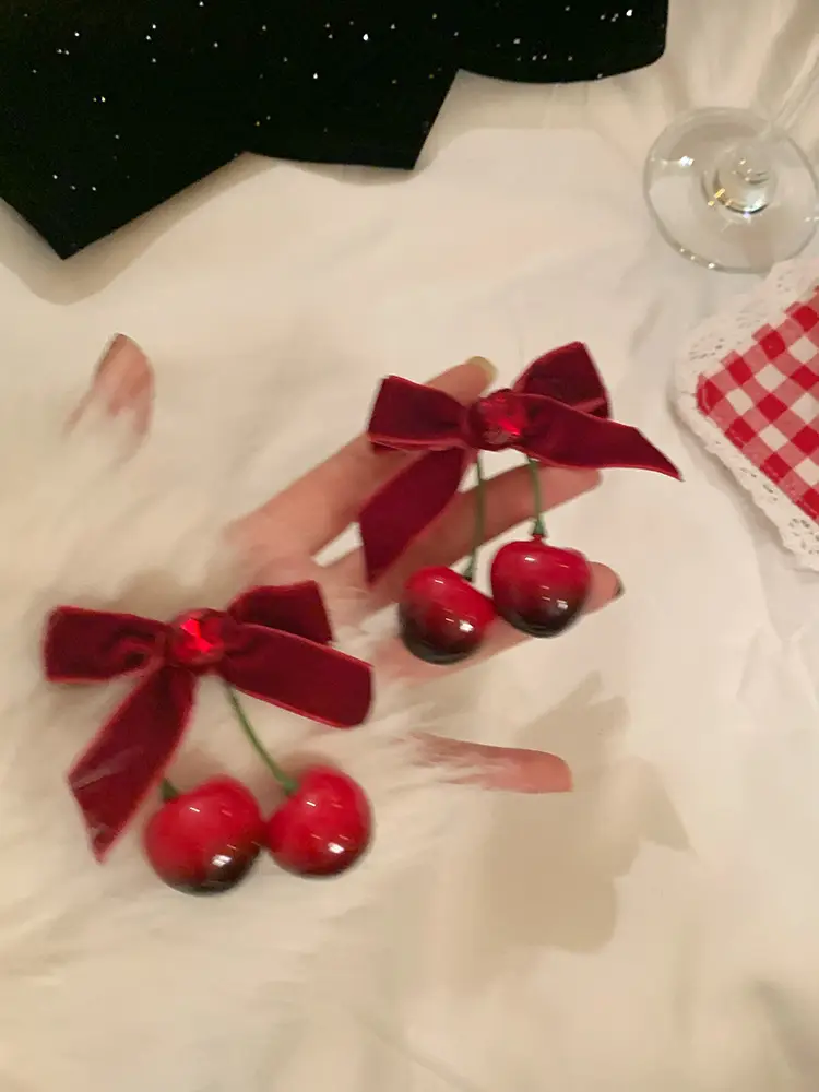 Winter Cherry Red Bow Hairpin for Women — feature 1