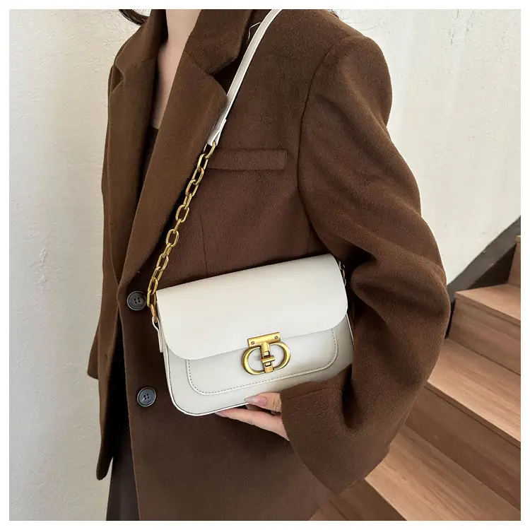 White Retro Lock Shoulder Bag with Chain — feature 13