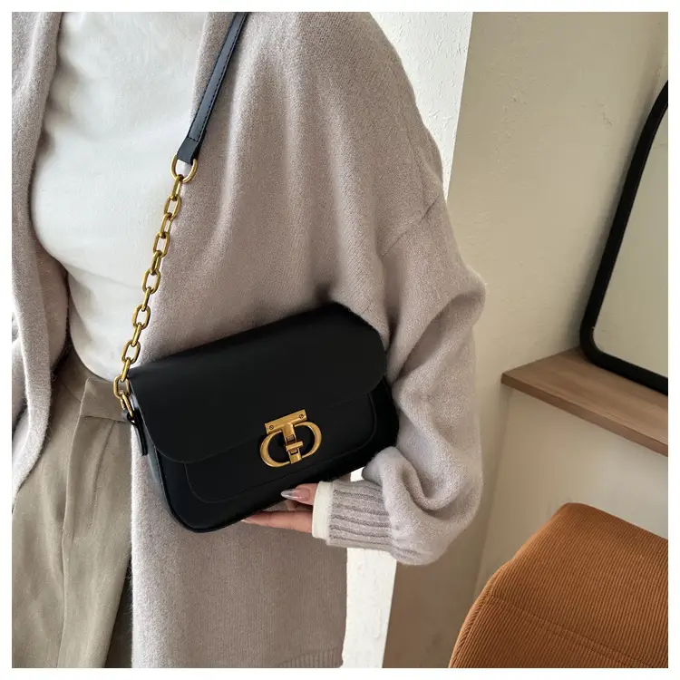 White Retro Lock Shoulder Bag with Chain — feature 15