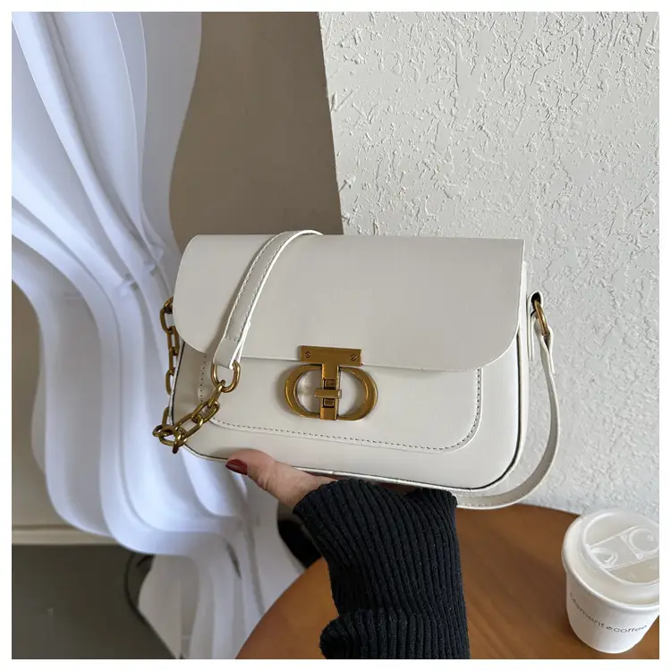 White Retro Lock Shoulder Bag with Chain — feature 19