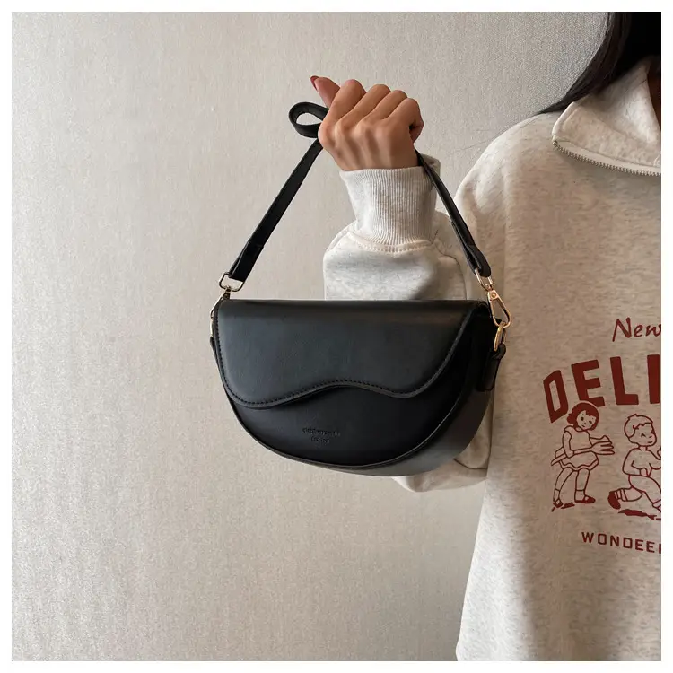 Black Textured Shoulder Bag for Women 2023 — feature 18
