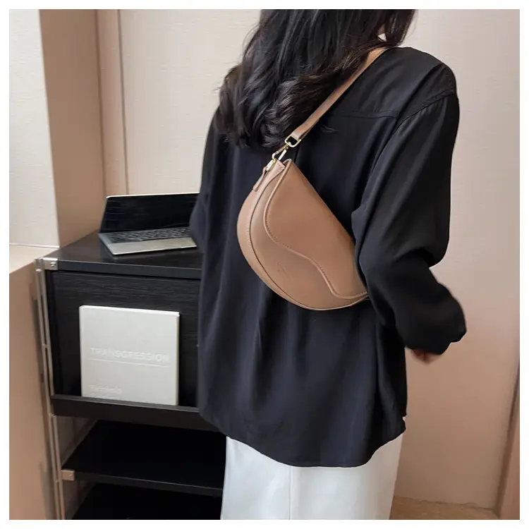 Black Textured Shoulder Bag for Women 2023 — feature 9