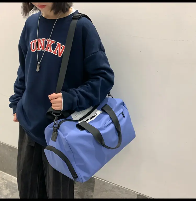 Waterproof Travel Bag for Men Women Blue — feature 29