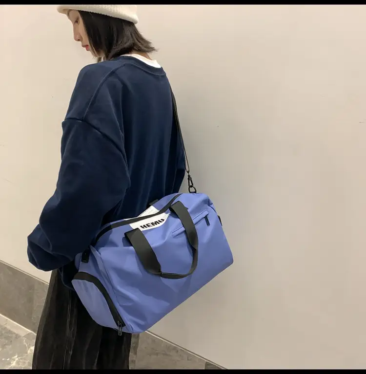 Waterproof Travel Bag for Men Women Blue — feature 31